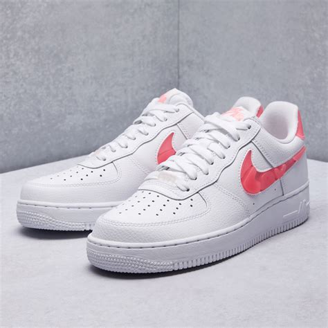 Nike Women's Air Force 1 '07 SE Shoes 